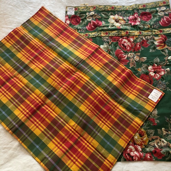 2 NWT vintage April Cornell pillow shams